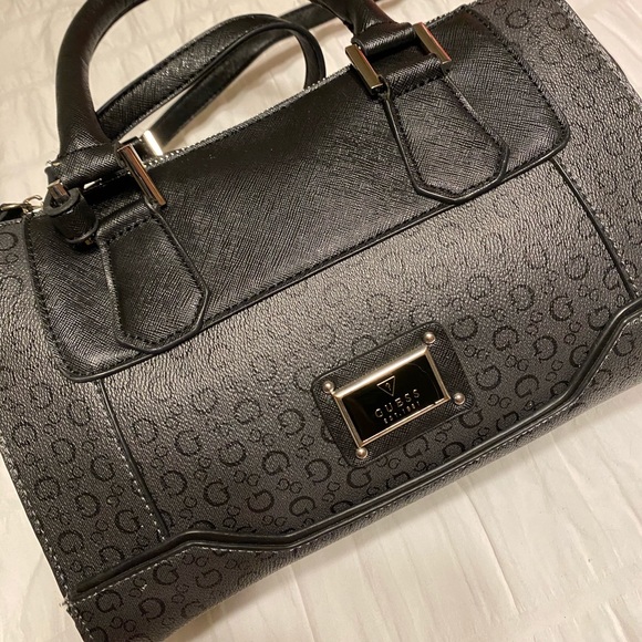 GUESS 🖤👜 purse - Picture 5 of 11